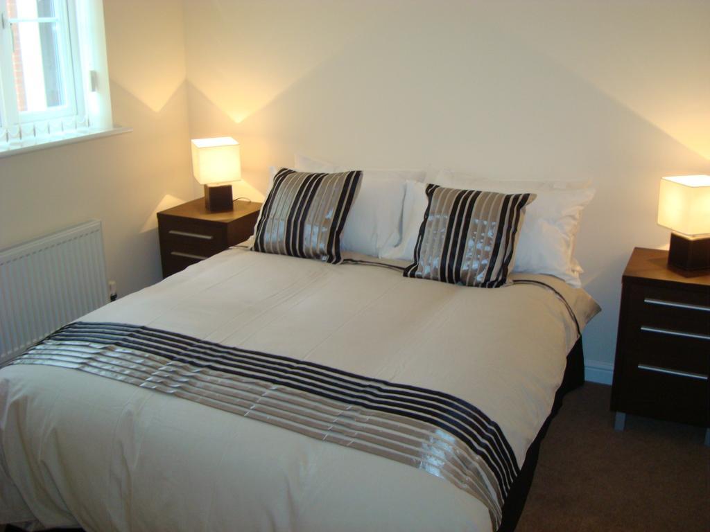 At Home In The City Serviced Apartments Newport 外观 照片